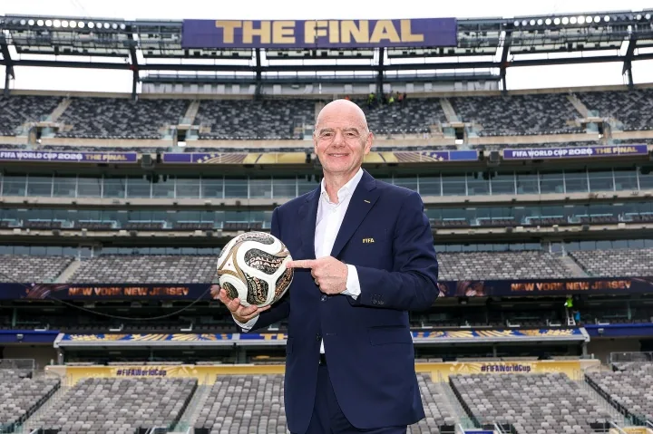 队报:法足协欲寻候选人竞选FIFA主席,前FIFA三号人物拉穆尔在列